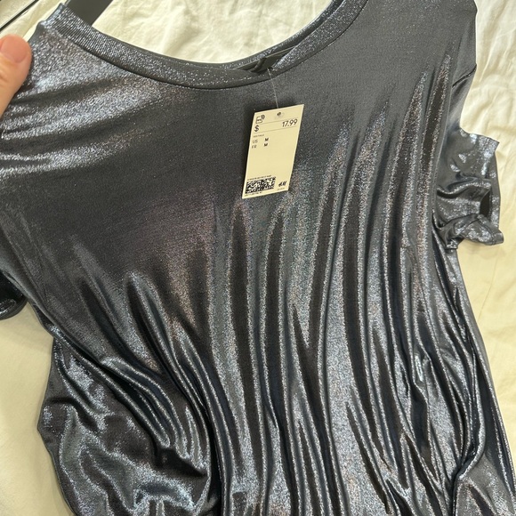 H&M Shimmering Silver Short Sleeve Top - Picture 9 of 9